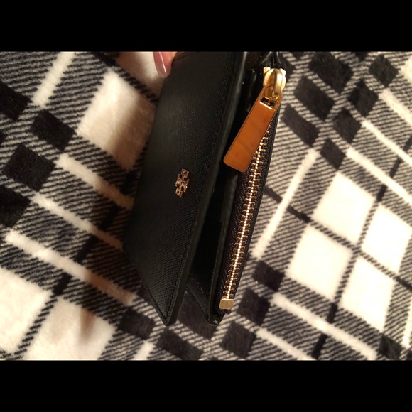 Tory Burch Robinson Mini Wallet - Picture 7 of 7